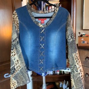 NWOT Size L Jean Top with sheer chiffon arms & trim
